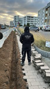 Mitarbeiter der GeBA Baustein GmbH bei Straßenbauarbeiten